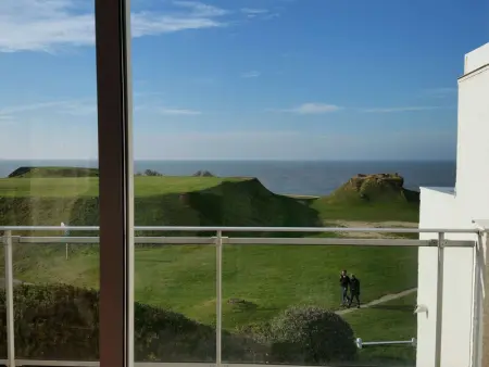 Appartement lumineux avec balcon, parking et animaux acceptés - Photo 0
