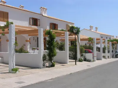 Bungalow à Santa Pola, Bungalow confortable 2 ch, jardin, piscine, clim, parking, WiFi à Santa Pola - L893696