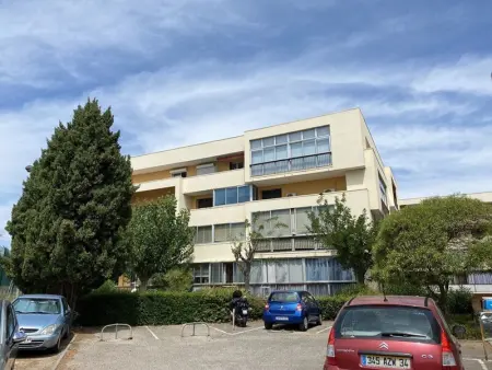 Joli Studio rénové avec loggia fermée, tout équipé, WIFI, classé 2 étoiles à Balaruc-les-Bains - Photo 10