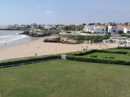 Appartement neuf lumineux avec balcon, Wi-Fi, au pied de la plage du Chay, Royan - Photo 0