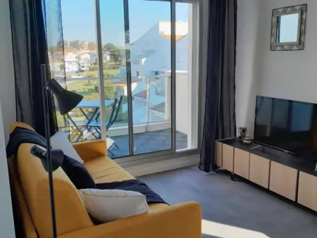Appartement neuf lumineux avec balcon, Wi-Fi, au pied de la plage du Chay, Royan - Photo 1