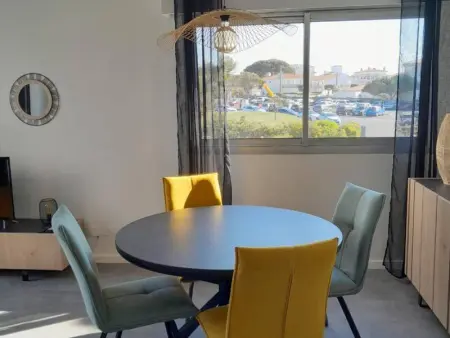 Appartement neuf lumineux avec balcon, Wi-Fi, au pied de la plage du Chay, Royan - Photo 2
