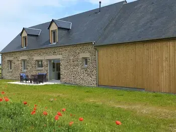 Gîte in Pontorson,Maison indépendante 3 chambres près du Mont St-Michel avec jardin clos et accès direct GR223 FR-1-362-964 N°845237