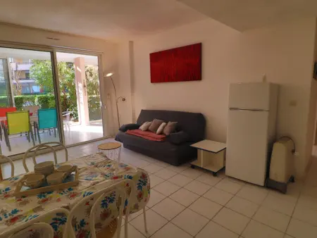 Appartement RDC à Sète: 3 pièces, Piscine, Accès Plage, Parking, Wifi - Photo 2