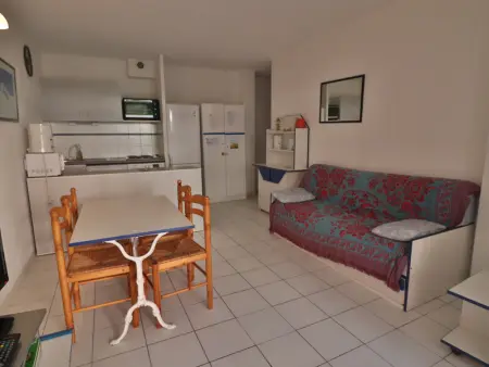 Spacieux rez-de-jardin avec terrasse et accès direct à la piscine à Sète - Photo 2