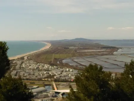 Spacieux rez-de-jardin avec terrasse et accès direct à la piscine à Sète - Photo 12