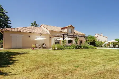 La Haute Prèze 34 près de la Dordogne, Villa de luxe avec piscine chauffée sur golf avec beaucoup d'intimité et vue panoramique. - Photo 7