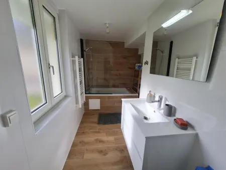 Petite maison rénovée proche centre Lunéville, jardin, barbecue, parking privatif, à 30 min de Nancy - Photo 10