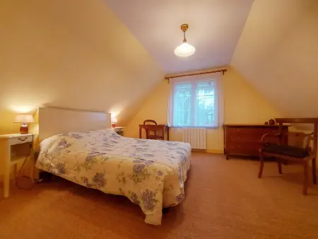 Maison Nature avec Salle de Jeux, Jardin Clos, et Wi-Fi à Dampierre-sous-Brou - Photo 1