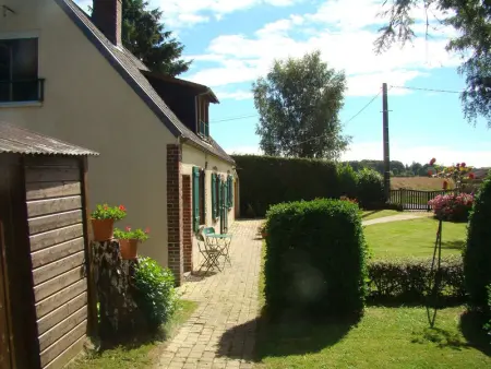 Maison Nature avec Salle de Jeux, Jardin Clos, et Wi-Fi à Dampierre-sous-Brou - Photo 24