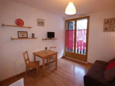 Appartement à Bagnères de Luchon, Studio Cosy 2 Pers au Pied du Téléphérique - Balcon Sud, Parking, Wifi, Animaux Acceptés - L894016