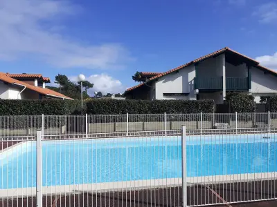 Maison à Capbreton, Villa Patio pour 6 avec Piscine et Parking Privé, à 2000m des Plages de Capbreton - L845663