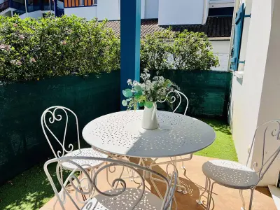 Appartement à Cambo les Bains, Appartement T1 Bis avec Piscine à Cambo-les-Bains - 2 pers, Terrasse, Parking Privé - L894447