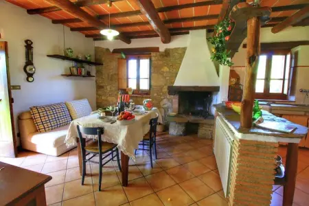 Bellavista Terra, Maison de vacances rustique à Ortignano avec piscine - Photo 1