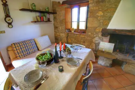 Bellavista Terra, Maison de vacances rustique à Ortignano avec piscine - Photo 14