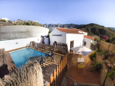 Gite à San Bartolomé de Tirajana, Maison rustique à Tunte avec piscine privée, climatisation, terrasse et wifi - L850836