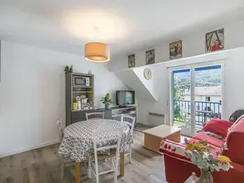 Wohnung in Esquièze Sère,T3 calme, 6 pers, terrasse, tout équipé FR-1-402-117 N°894798