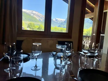 Appartement familial avec piscines et parking, proche centre et skibus - Photo 5