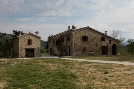 Borgata Porpora Due, Spacieux appartement dans une ferme dans la campagne avec vues spectaculaires - Photo 4