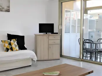 Appartement à Villeneuve Loubet, Studio en RDJ avec jardin, plage à 3m, clim et parking, Villeneuve-Loubet - L895035