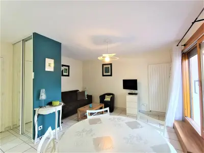 Appartement à Aix les Bains, Charmant T2 moderne avec balcon à Aix-les-Bains, proche centre et services - N°895067