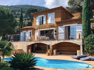 Location Villa à Cavalaire sur Mer,Sur les hauteurs de Cavalaire belle villa vue mer, piscine et jacuzzi. FR-1-100-265 N°848087