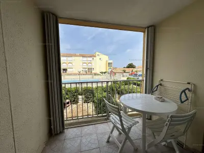 Appartement à Narbonne, Appartement 2 pièces avec loggia, piscine et parking privé à 250m des commerces et proche plage - L1001657