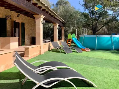 Villa in Llucmajor, Charmante Maison de Campagne Rénovée avec Piscine et Aires de Jeux à Llucmajor - L848109