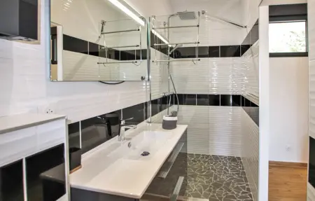 Location Maison 10 personnes à Alissas - Photo 32