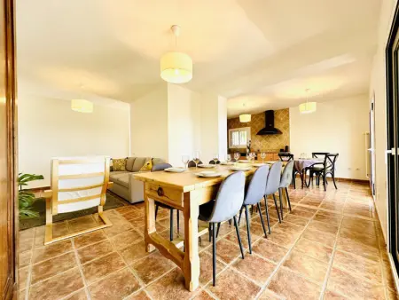 Maison spacieuse avec piscine privée, jardin et vue, à moins de 7 km de la plage - Photo 3