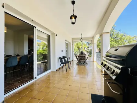 Maison spacieuse avec piscine privée, jardin et vue, à moins de 7 km de la plage - Photo 11