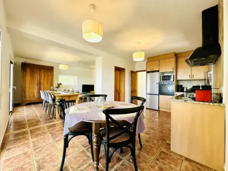 Maison spacieuse avec piscine privée, jardin et vue, à moins de 7 km de la plage - Photo 17