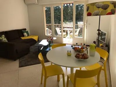 Appartement à Cavalaire sur Mer, Appartement T2 climatisé avec balcon, WiFi et parking près du centre de Cavalaire-sur-Mer - L895730