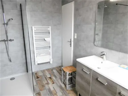 Maison 5 pièces à 50m de la plage avec jardin, terrasse et parking, idéale pour 8-9 personnes - Photo 17