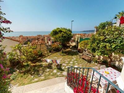Bucolique 3P en RDJ avec parking privé et terrasse/jardin vue mer surplombant la ville, Appartement 6 personnes à Menton FR-1-196-304