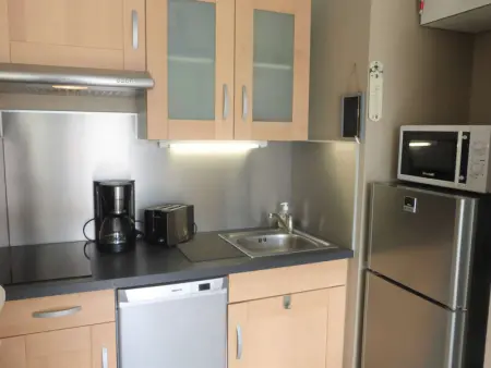 Appartement avec balcon, accès direct à la plage, garage privatif - Photo 4