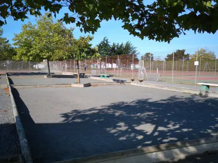 Petite maison rénovée près de la mer avec piscine chauffée, tennis et patio - Bretignolles-sur-Mer - Photo 24