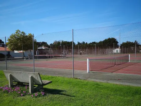 Petite maison rénovée près de la mer avec piscine chauffée, tennis et patio - Bretignolles-sur-Mer - Photo 25