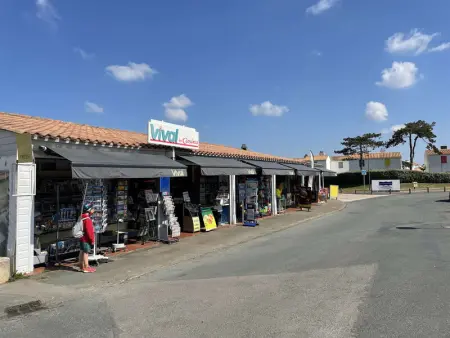 Petite maison rénovée près de la mer avec piscine chauffée, tennis et patio - Bretignolles-sur-Mer - Photo 27