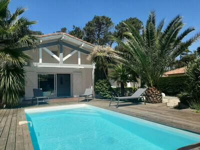 Villa avec piscine dans un quartier très calme, Maison 10 personnes à Vieux Boucau les Bains FR-1-239-765