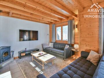 Location Chalet a Le Grand Bornand,Chalet spacieux avec balcon sud, 8 pers, 4 ch, proche pistes et commerces, équipements modernes ! FR-1-391-158 N°951740