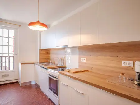 Appartement de caractère avec balcon et parking à 2 pas de la plage, centre historique de Saint-Jean-de-Luz - Photo 3