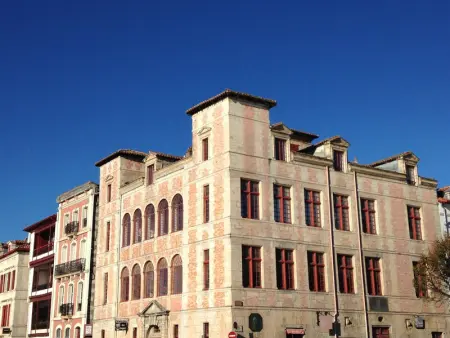 Appartement de caractère avec balcon et parking à 2 pas de la plage, centre historique de Saint-Jean-de-Luz - Photo 17
