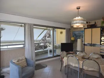 Apartment in Évian les Bains,Appartement moderne à Évian, proche plage et commerces, acceptant animaux FR-1-498-77 N°895871