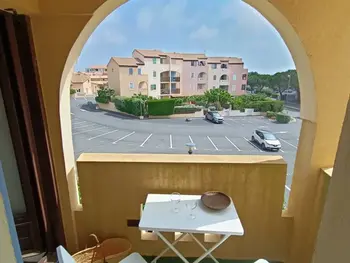 Apartamento en Fleury Saint Pierre la Mer,Appartement Coquet avec Piscine, Tennis, Parking et Balcon-Terrasse à Saint Pierre La Mer FR-1-619-45 N°895918