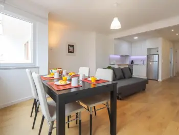 Wohnung in Cacilhas,Charmant appartement à Cacilhas, proche de Lisbonne, idéal pour couples ou familles PT-2-11 N°895954