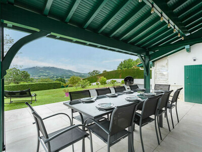 LE GARCIA  villa  au calme et vue sur les montagnes, Villa 7 persone a Urrugne FR-1-4-629