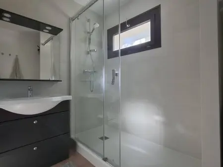 Appartement rénové 3 pièces avec terrasse, casier à skis et parking privé à Bolquère - Photo 4