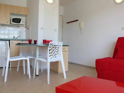 Appartement à La Rochelle, Appartement 2 pièces avec piscine et parking, proche plage, La Rochelle - N°896084