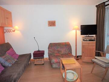 Location Apartment in Saint Jean d'Aulps,Grand studio 2* proche pistes avec piscine et parking FR-1-573-64 N°896099